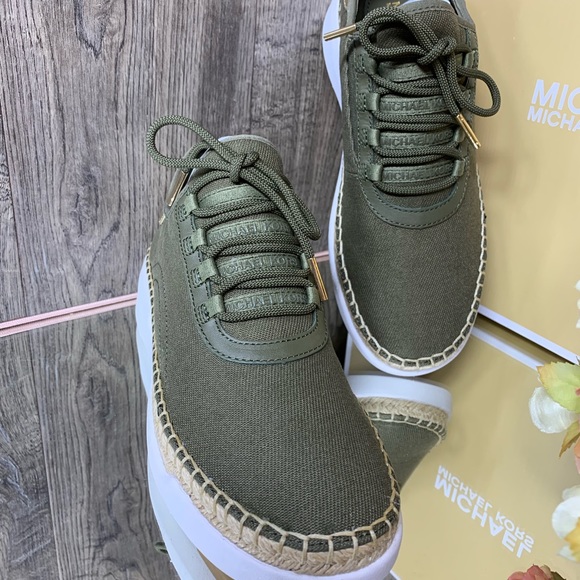 🛍MICHAEL Finch Canvas and Leather Lace-Up Sneaker - Picture 8 of 8